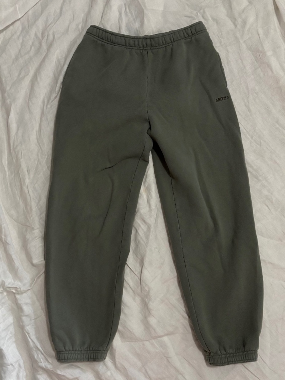 Aritzia Sweetfleece Cozy Fleece Mega Fit Sweatpant